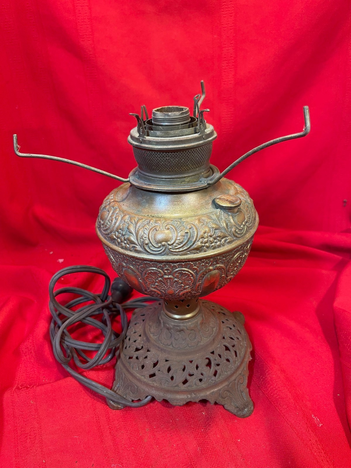 Antique Brass Miller Explosion Proof Ornate Converted Electric Oil Lamp L83