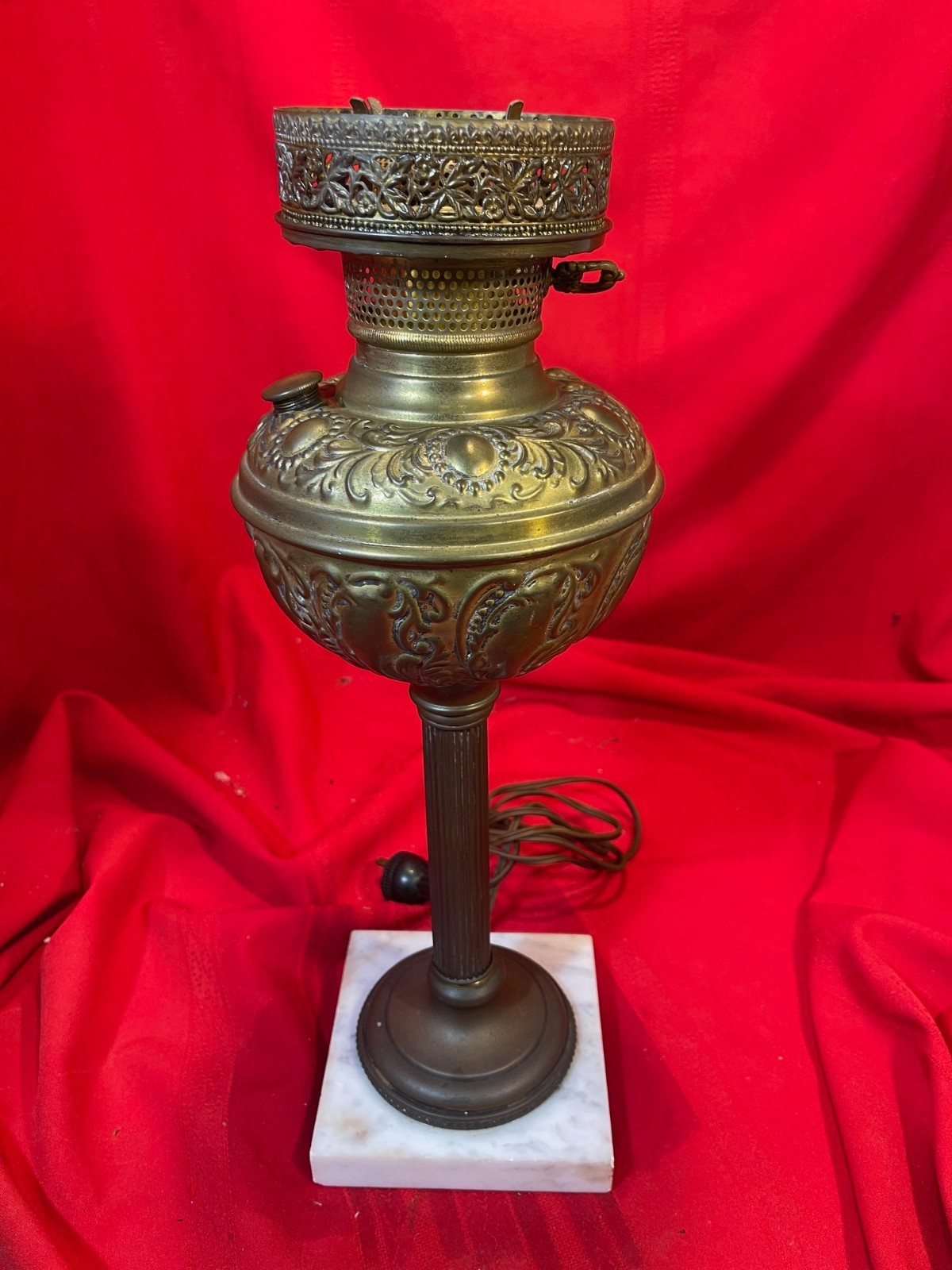 Antique Brass Ornate Standing Brass Oil Lamp Converted to Electric Works L90