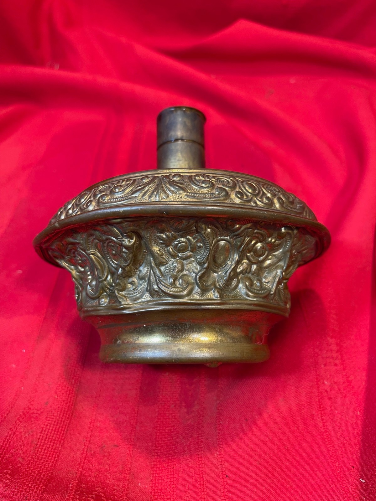 Antique Brass Bradley Hubbard Hanging Oil Lamp Font Unusual Design Ornate L89