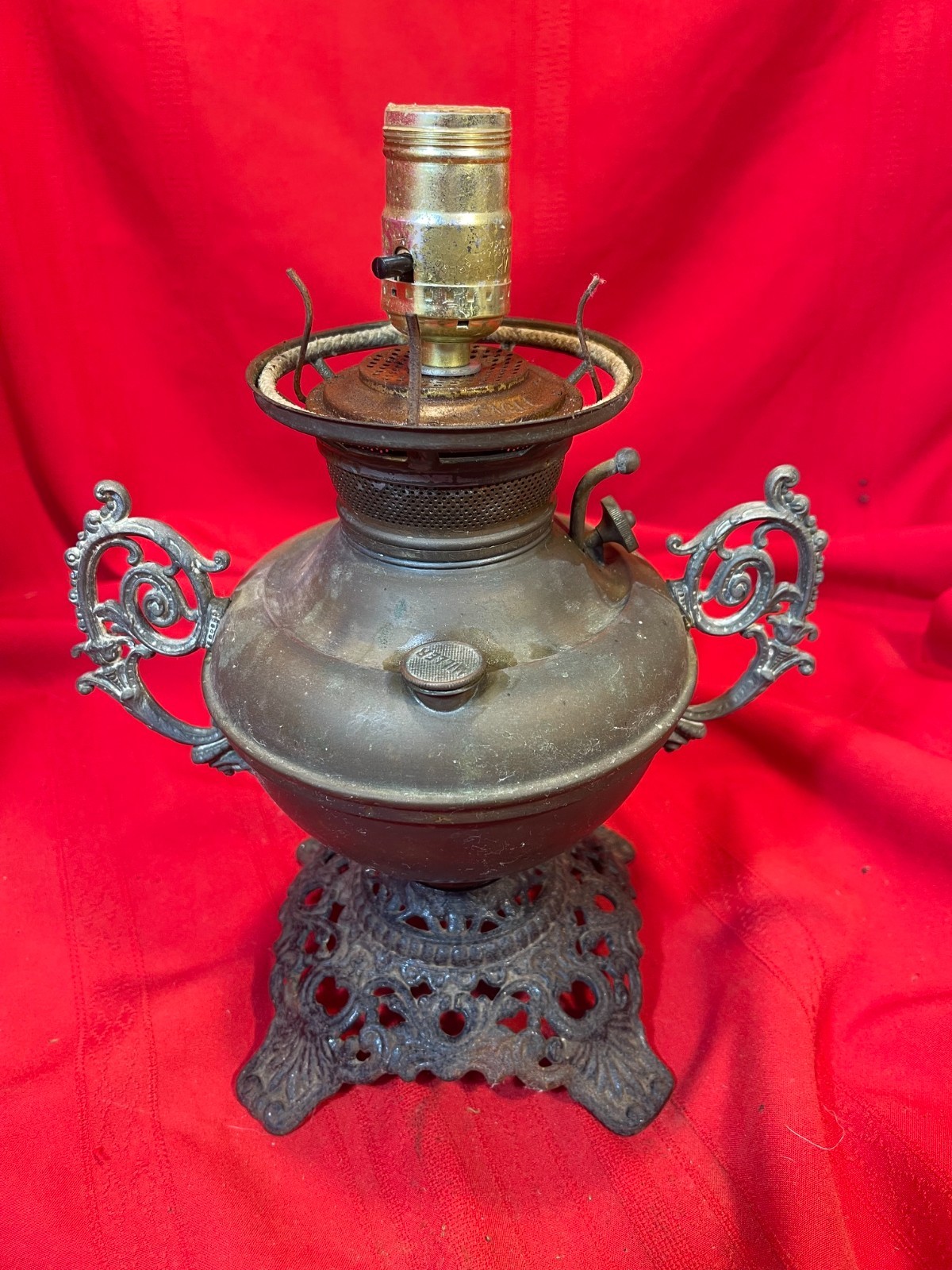 Antique Brass Miller Juno Trophy Style Oil Lamp Converted To Electric L98